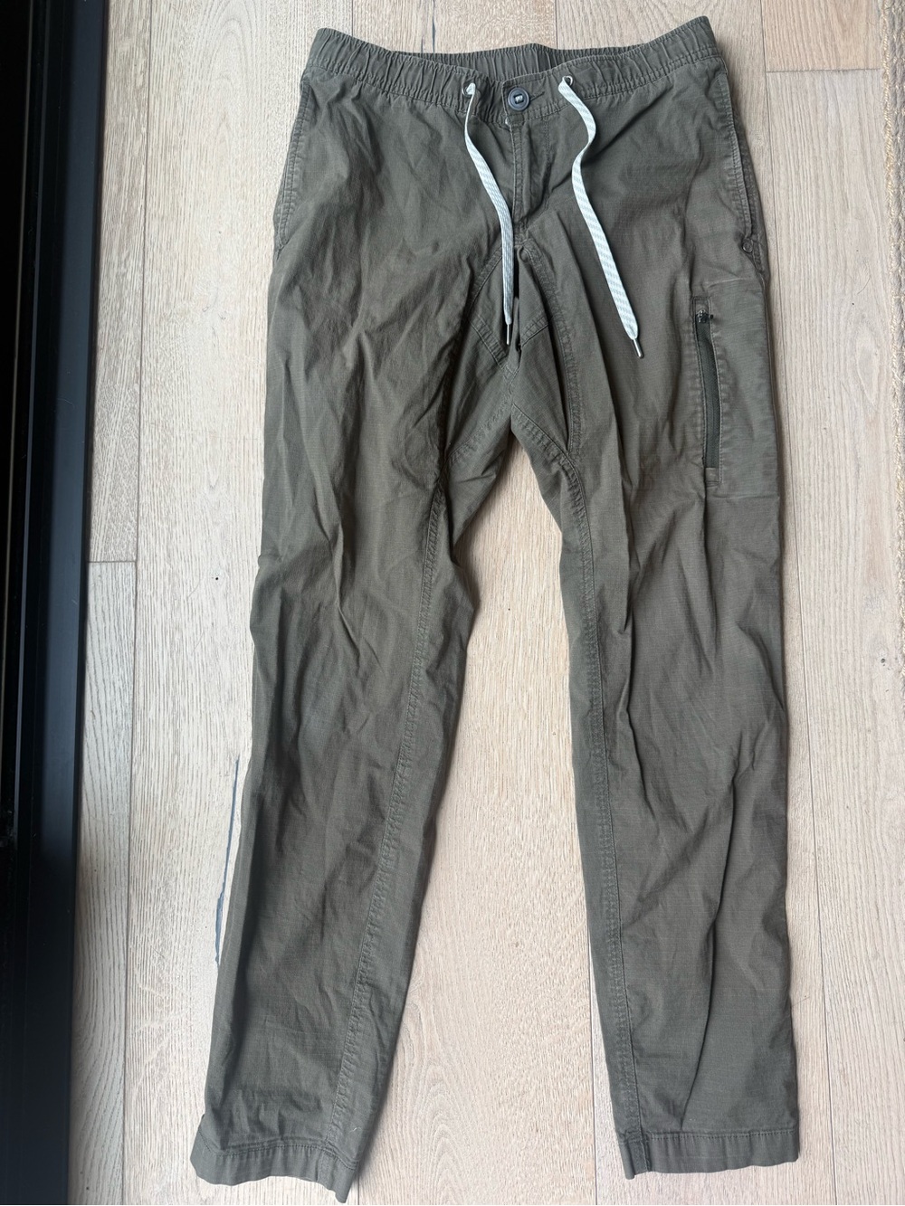 Vuori Men's rip stop Olive Drawstring Casual Pants
